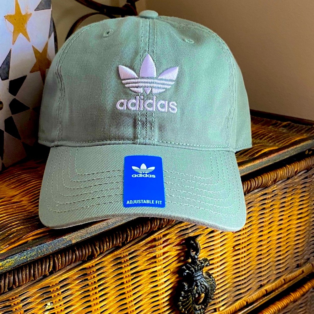 Adidas winter green Cap with Logo w a FREE gift 🎁